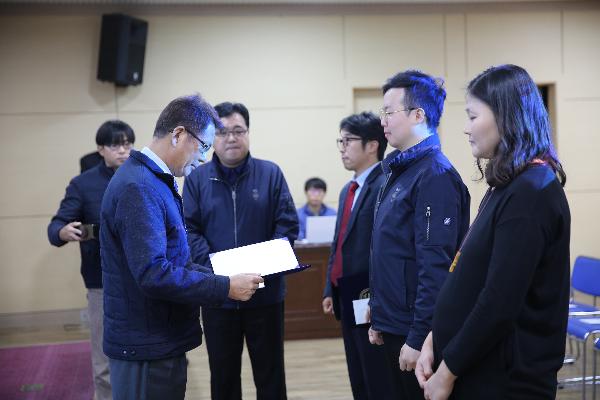171109_(감사처)_인천도시공사__청렴_UCC_사내_공모전_우수작_시상(1).jpg 이미지